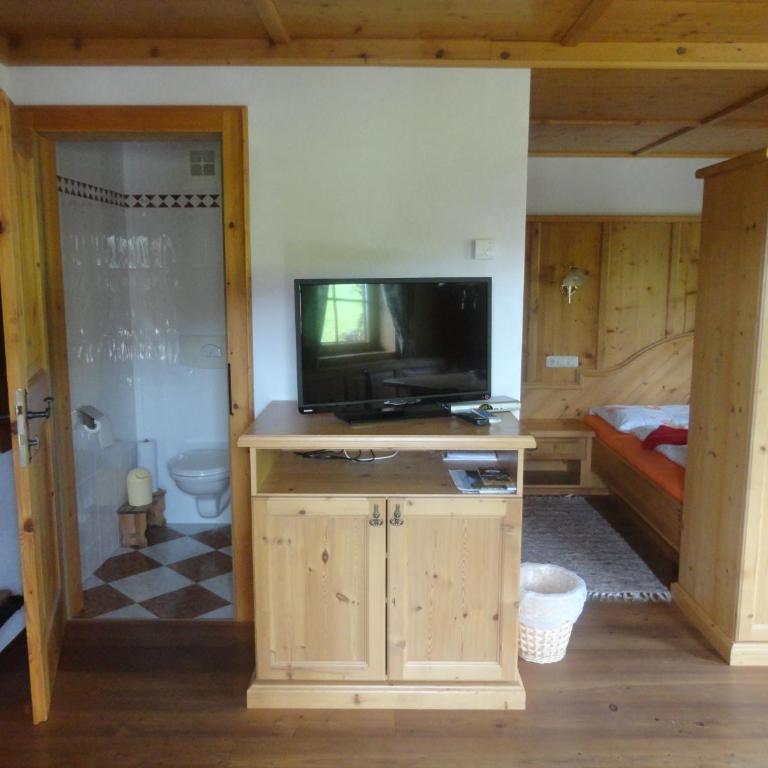 Gästehaus Biobauernhof Brennsteinhof - Apartment mit Balkon - 6