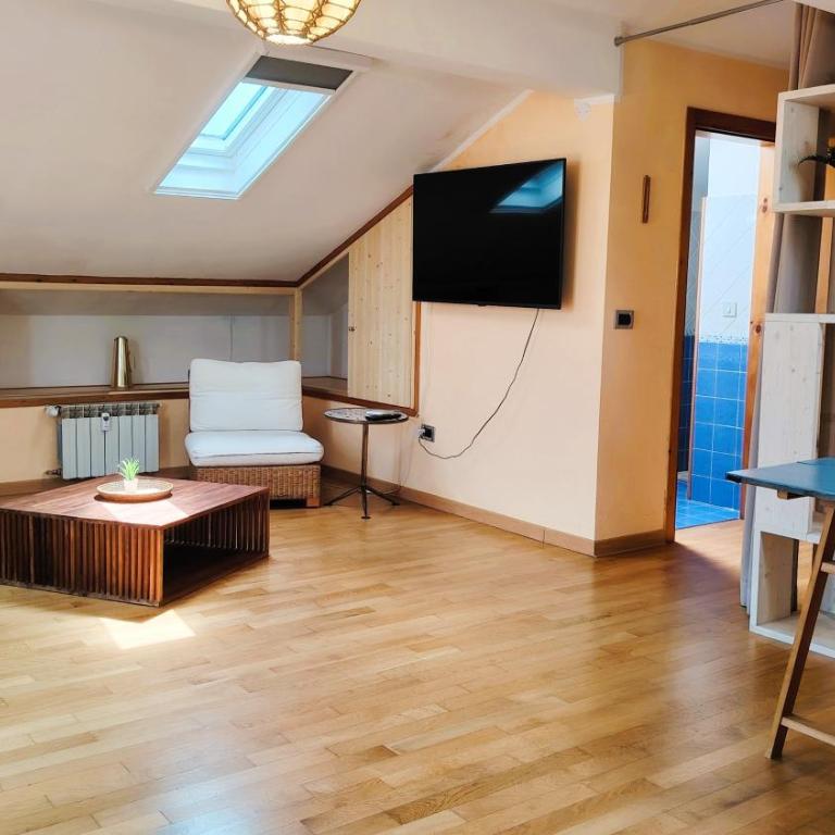 Mansarda condizionata e posto auto in centro Padova - no ztl - Roby Wood - Appartamento con 1 Camera da Letto - 11