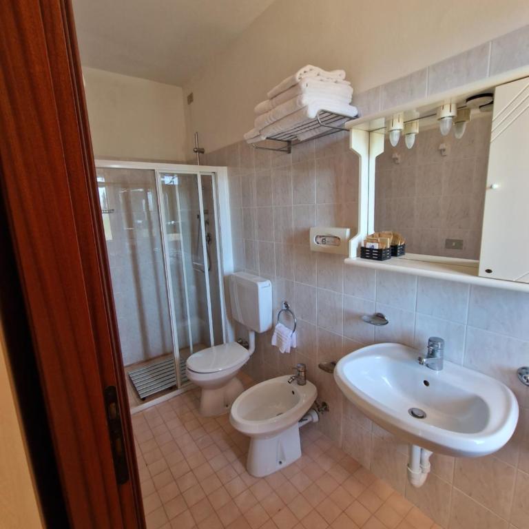 Hotel Di Giovanni - Camera Matrimoniale/Doppia con Letti Singoli - 15