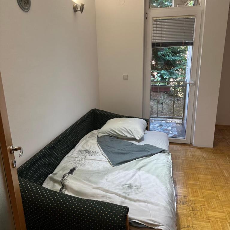 100 m2 Apartment in Sarajevo - Triple Room with Balcony - 33