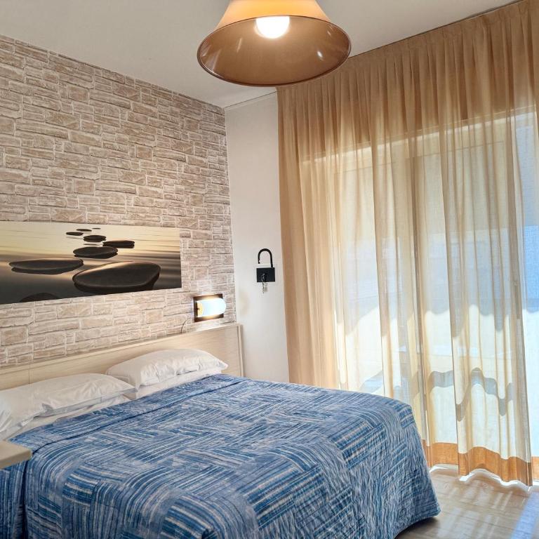Regina Urban Beach Hotel - Camera Familiare con Balcone - 1