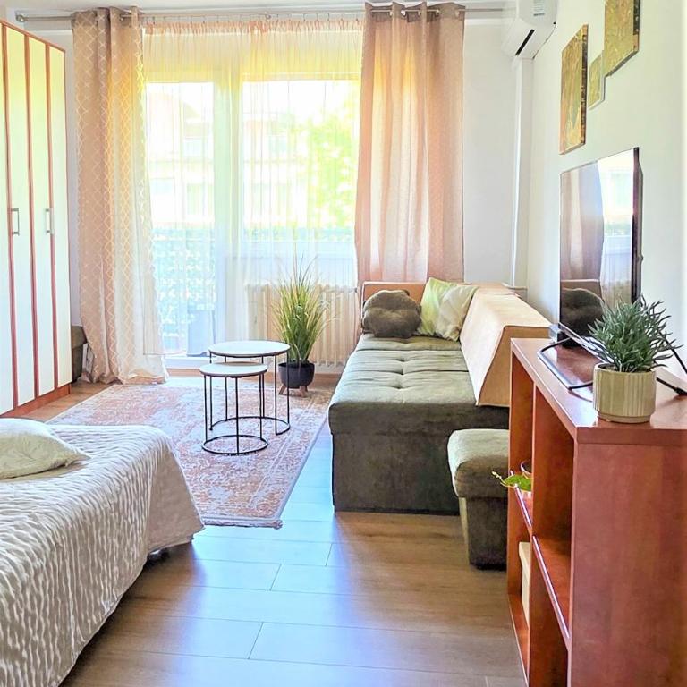 Cozy Urban Nest - One-Bedroom Apartment - 2