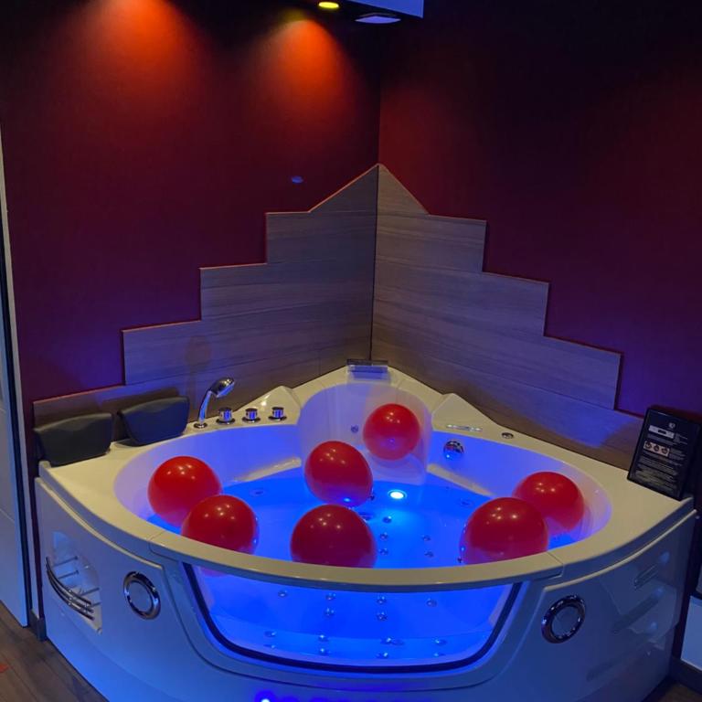 Redroom Spa privatif & nuit romantique à deux - Appartement 1 Chambre - 11