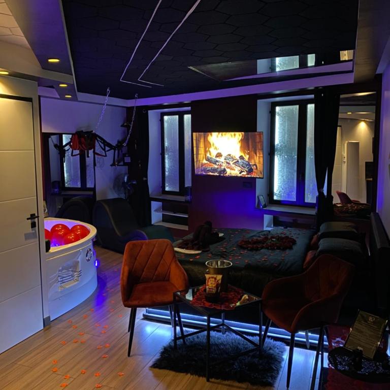 Redroom Spa privatif & nuit romantique à deux - Appartement 1 Chambre - 3