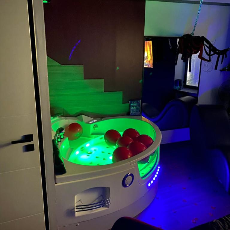 Redroom Spa privatif & nuit romantique à deux - Appartement 1 Chambre - 9