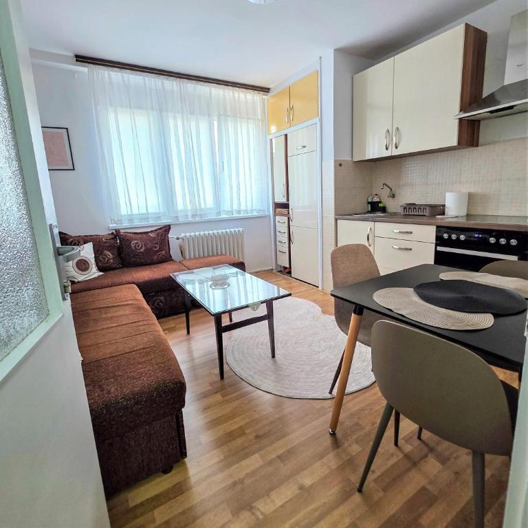 Cozy Urban Nest - One-Bedroom Apartment - 12