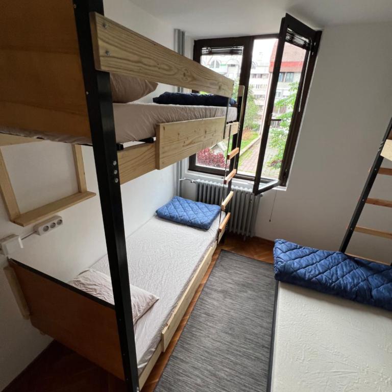 Chillton hostel - Četvorokrevetna Soba sa Sopstvenim Kupatilom - 27