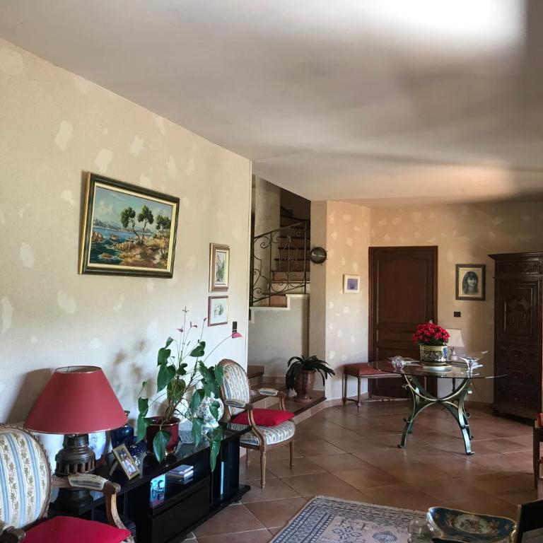 Bastide Rose de Mai - Chambre Double avec Terrasse - 13