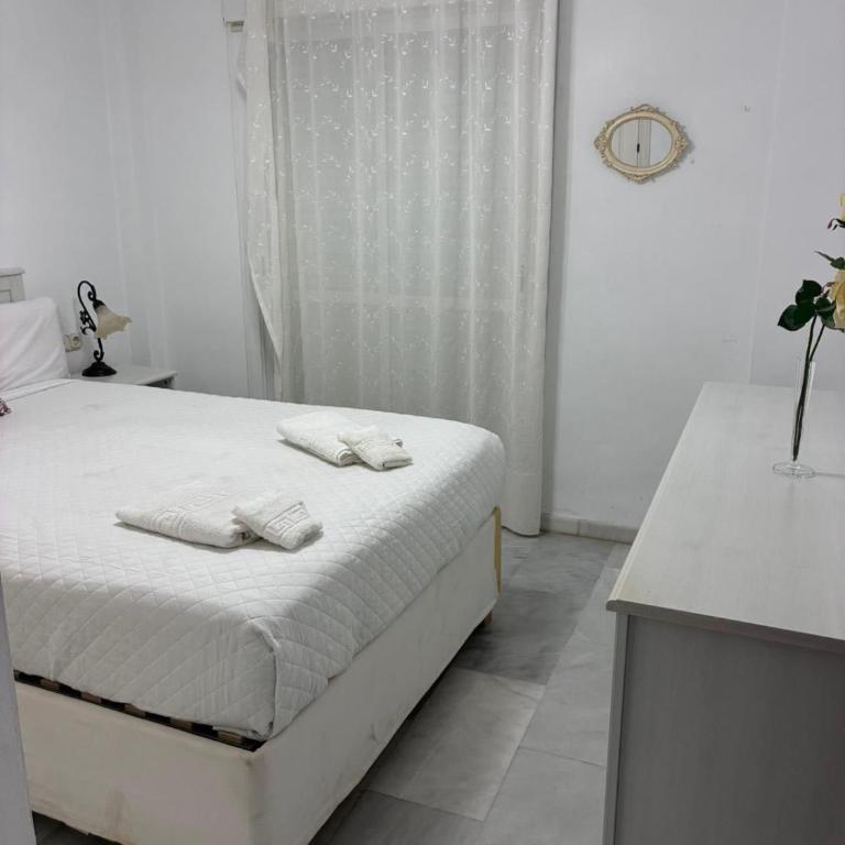 Camorreto Beach & Pool Apartment - Three-Bedroom Apartment - 9
