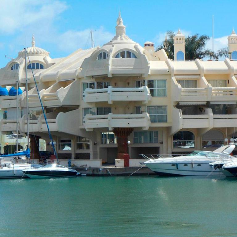 Camorreto Beach & Pool Apartment - Three-Bedroom Apartment - 21