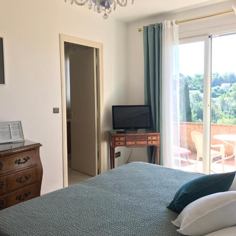 Bastide Rose de Mai - Chambre Double avec Terrasse - 16