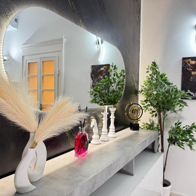 ROYAL HOUSE - Parcheggio gratuito e Wi-Fi - Appartamento con 2 Camere da Letto - 4