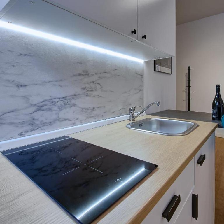 Modern Art Apartment San Giovanni - Appartamento con 1 Camera da Letto - 8
