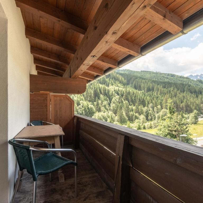 Alpenhotel Tirolerhof Gerlos - Doppelzimmer mit Balkon - 2