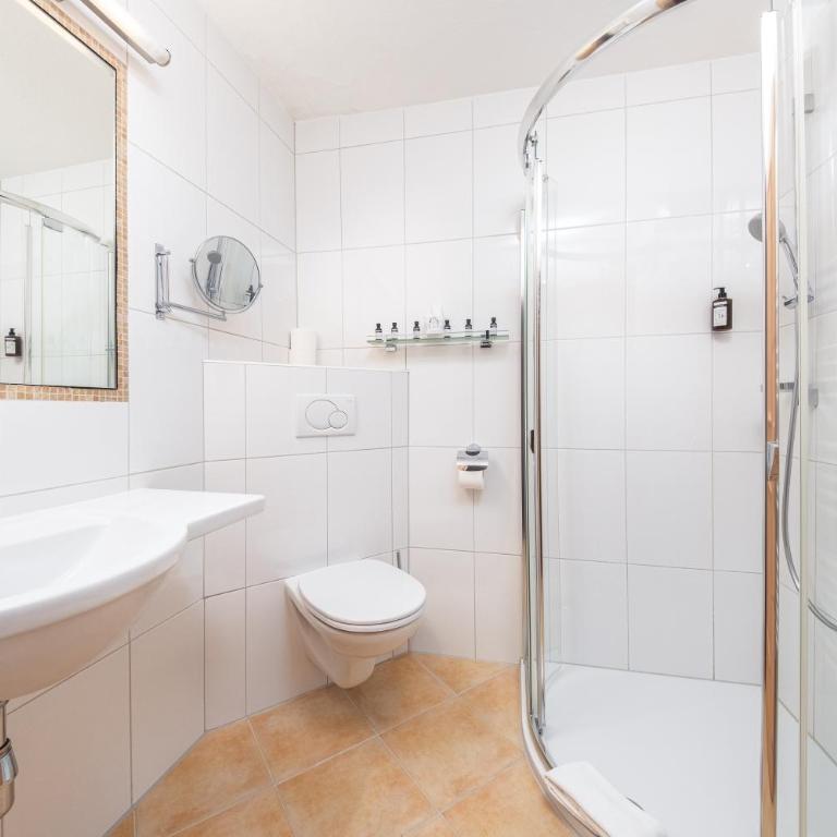 Alpenhotel Tirolerhof Gerlos - Doppelzimmer mit Balkon - 5