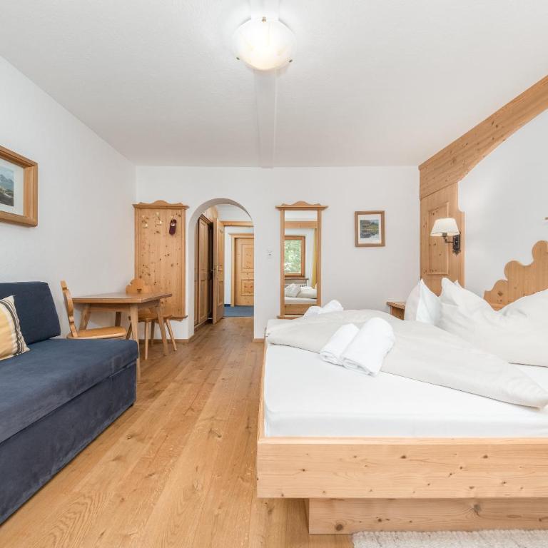 Alpenhotel Tirolerhof Gerlos - Dreibettzimmer mit Balkon - 5