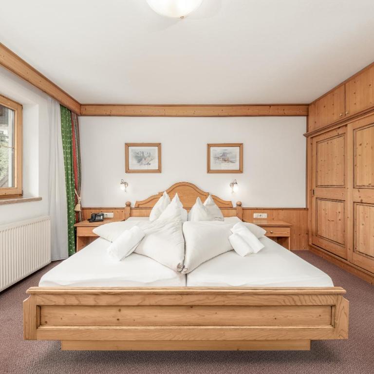 Alpenhotel Tirolerhof Gerlos - Dreibettzimmer mit Balkon - 7