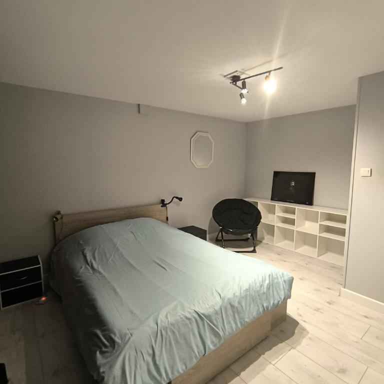 T2 jusqu'à 4 personnes en rez-de-jardin de maison, avec piscine, draps et serviettes de toilette fournis - Appartement 1 Chambre - 6