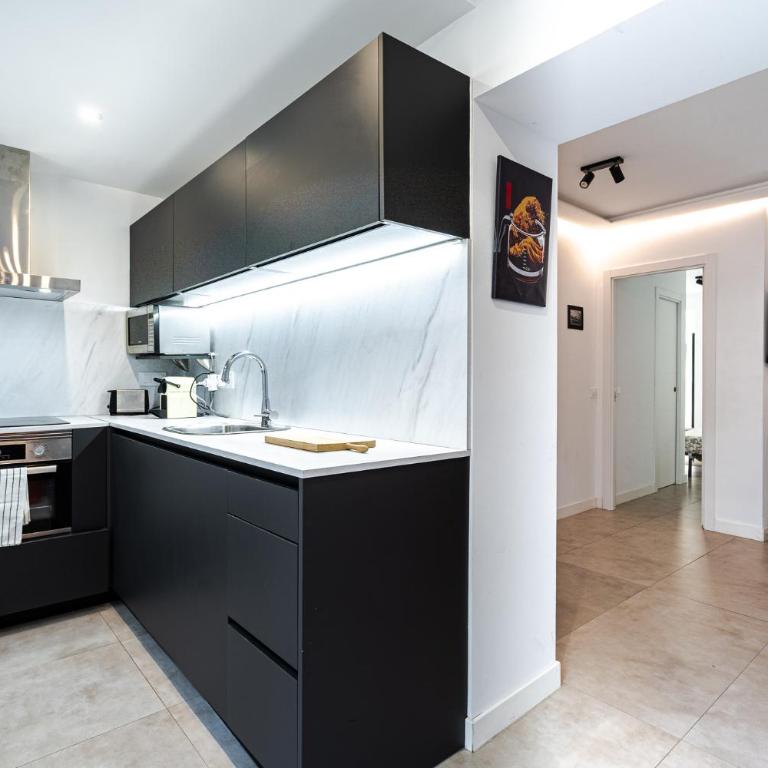 Tu casa en Madrid - Two-Bedroom Apartment - 27