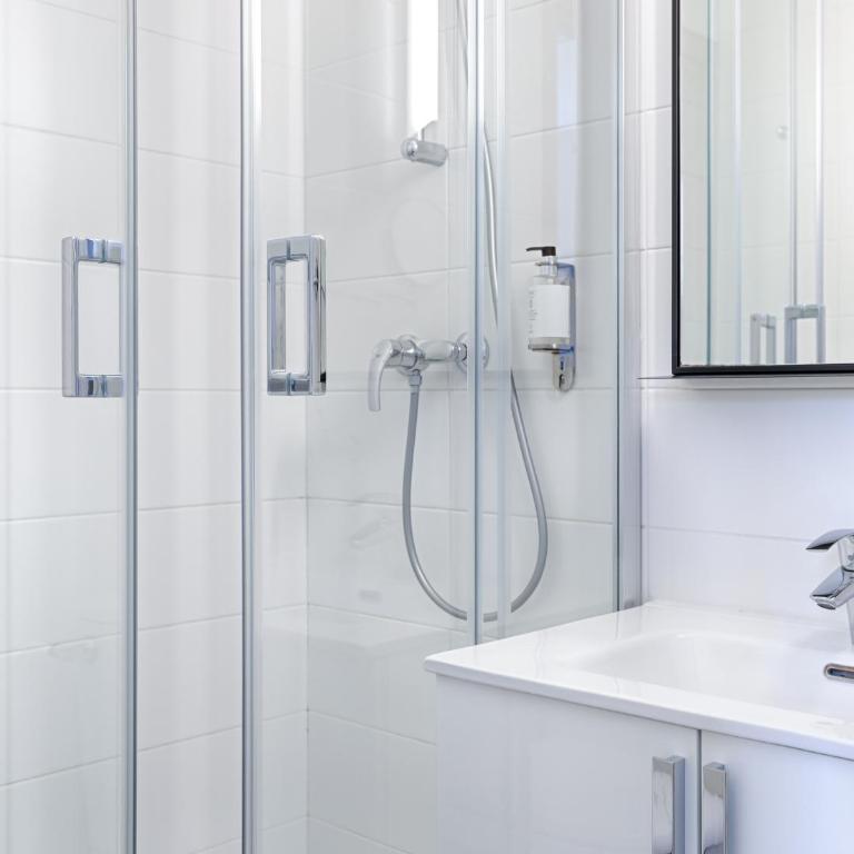 La Coudraie - Proche de Disneyland - Chambre Double avec Salle de Bains Privative - 14