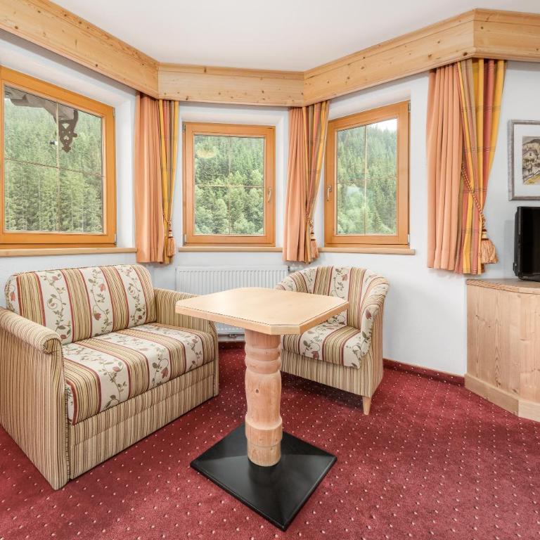Alpenhotel Tirolerhof Gerlos - Deluxe Junior Suite - 6