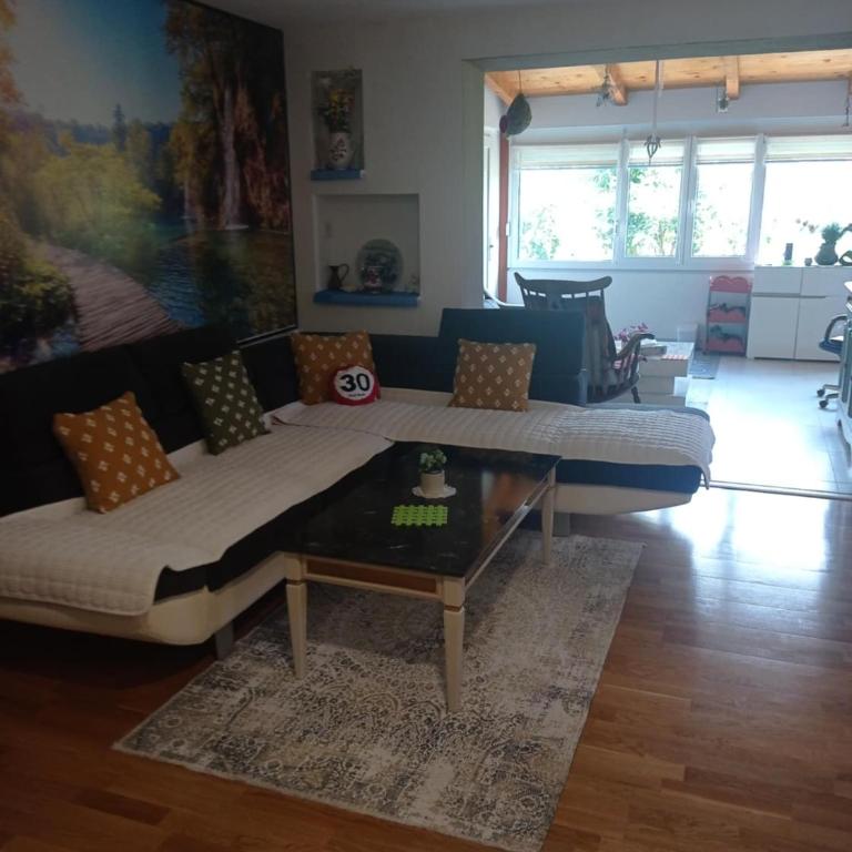 Little Joy Lodge , Loč Mala Radost - Three-Bedroom Apartment Suite - 15