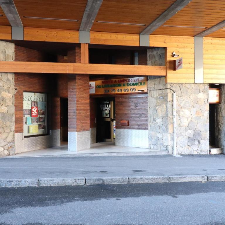 Appartement lumineux 10 pers, skis aux pieds, balcon, animaux admis - FR-1-502-362 - Apartment - 11