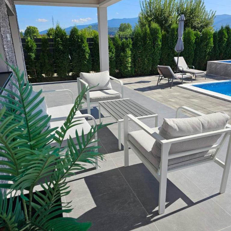 LUXIA PRIVATE ESTATE Sauna & Pool x Jacuzzi with Fireplace outdoor lounge - Vila sa Sopstvenim Bazenom - 33
