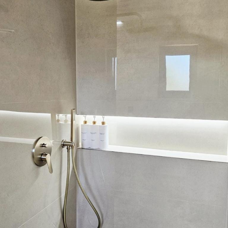 LUXIA PRIVATE ESTATE Sauna & Pool x Jacuzzi with Fireplace outdoor lounge - Vila sa Sopstvenim Bazenom - 21