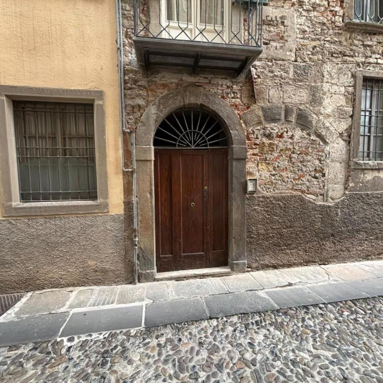 Bergamo Alta - Charm & History - Appartamento con 2 Camere da Letto - 2