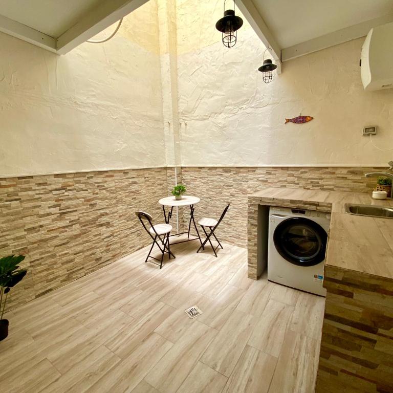 Sol Y Sombra - Two-Bedroom Apartment - 7