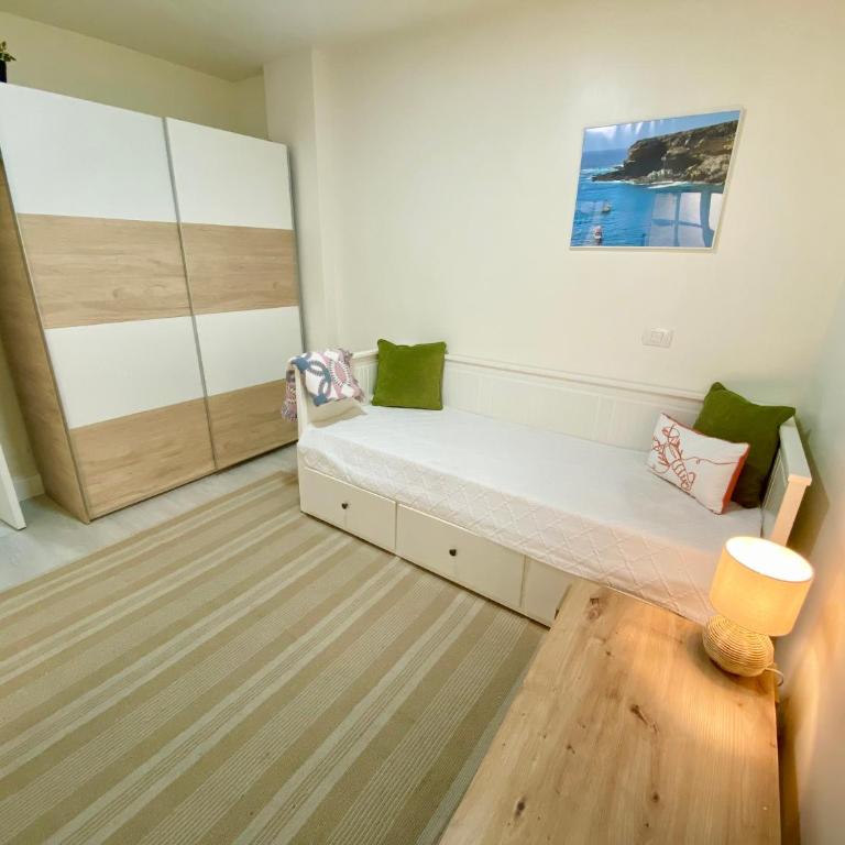 Sol Y Sombra - Two-Bedroom Apartment - 39
