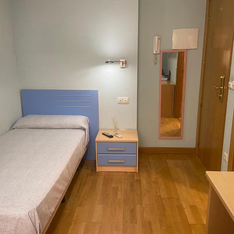 REMANAL Residencia - Habitación Individual con baño privado - 1
