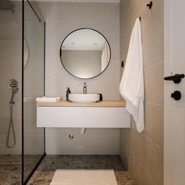 Sarajevo City Center Suites - One-Bedroom Apartment - 9