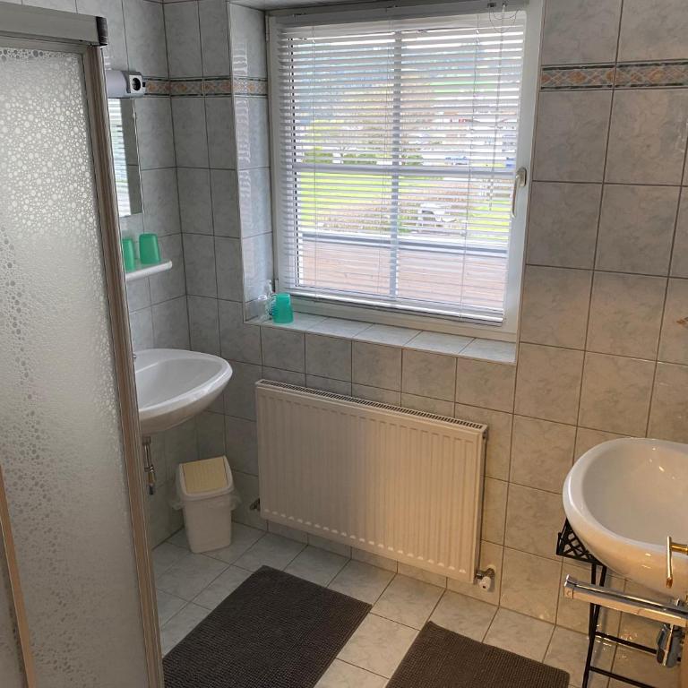 Appartements Schitter - Two-Bedroom Apartment with Shower - 1