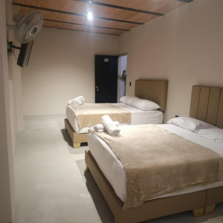 Hotel Country Medellin - Double Room with Two Double Beds - 8