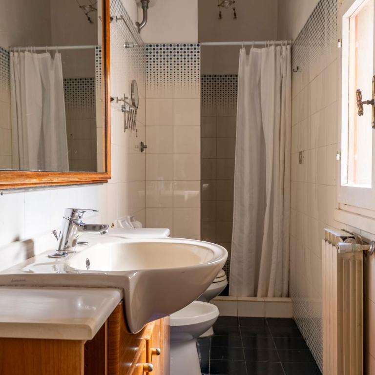 Camere con bagno privato in APT condiviso Palazzo Pitti - Camera Matrimoniale con Bagno Privato - 1