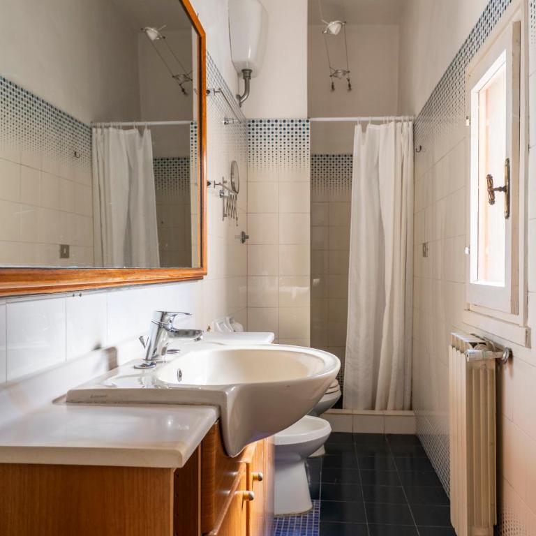 Camere con bagno privato in APT condiviso Palazzo Pitti - Camera Matrimoniale con Bagno Privato - 8