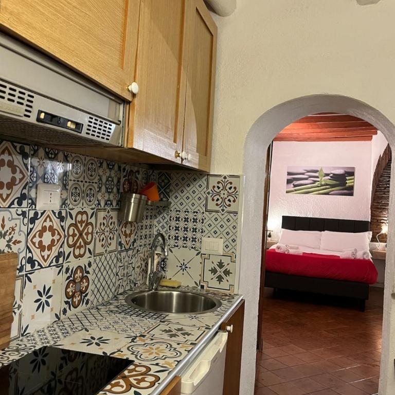 Arco acetari-Il medio evo nel cuore di roma - Appartamento con 1 Camera da Letto - 5