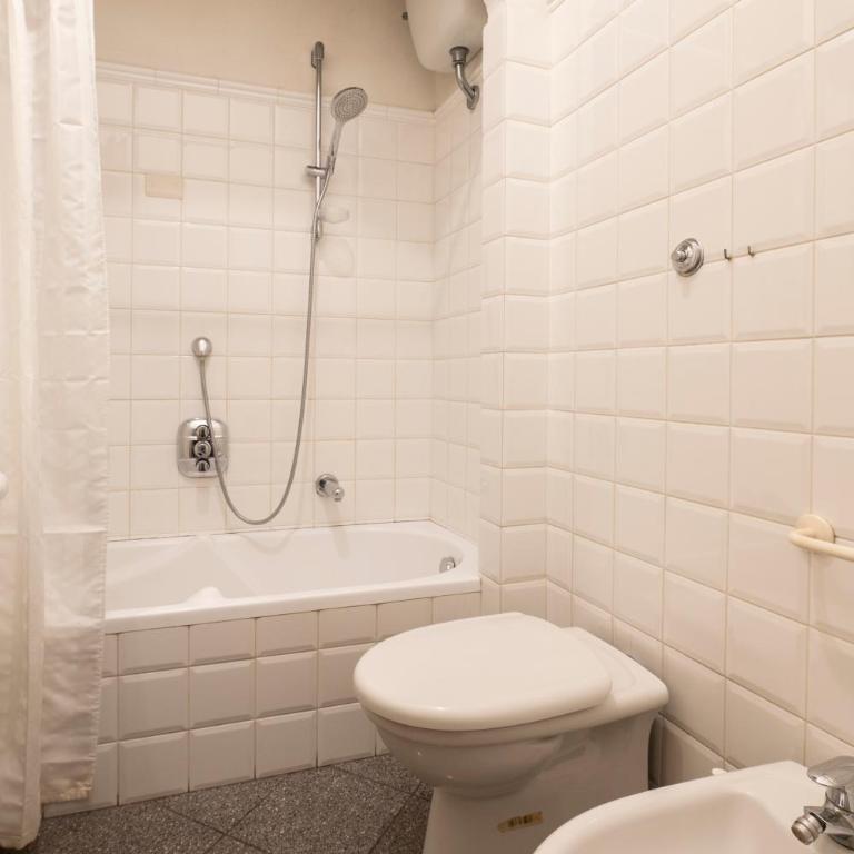 Camere con bagno privato in APT condiviso Palazzo Pitti - Camera Matrimoniale con Bagno Privato - 3