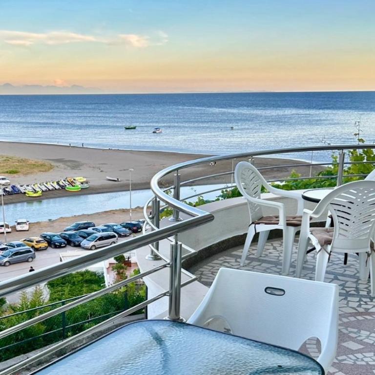 Romantica Apartments - Apartman sa 2 Spavaće Sobe, Balkonom i Pogledom na More - 3