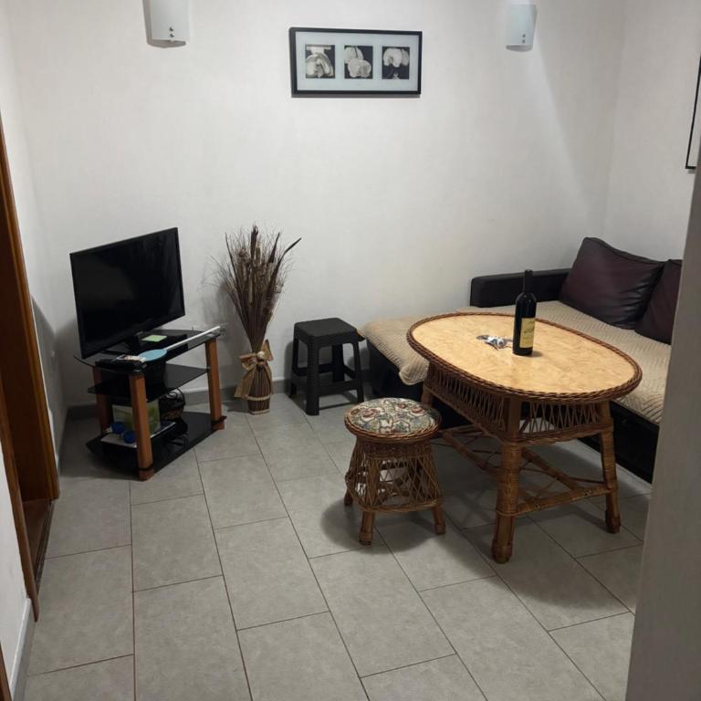 Villa Lučica - Two-Bedroom Apartment with Sea View - 9