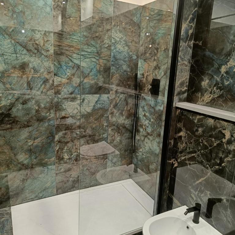 BNB Frescoes Rooms San Frediano - Camera King Deluxe - 12