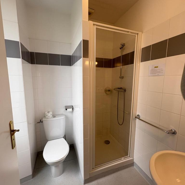 Hôtel Le Bellevue - Chambre Quadruple Standard - 3