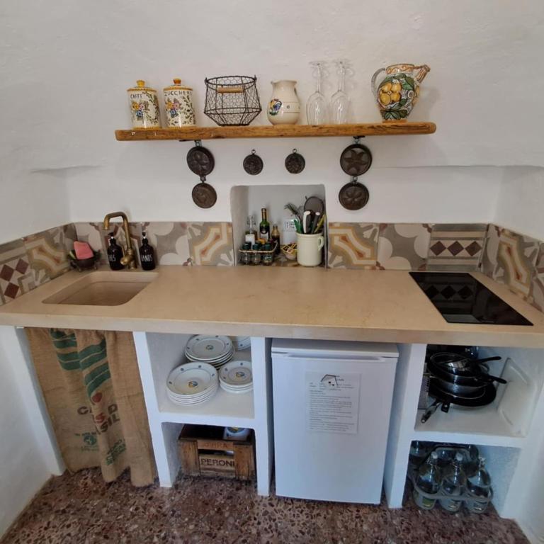 Trullo Sotto Le Stelle, with private pool & garden - One-Bedroom House - 6