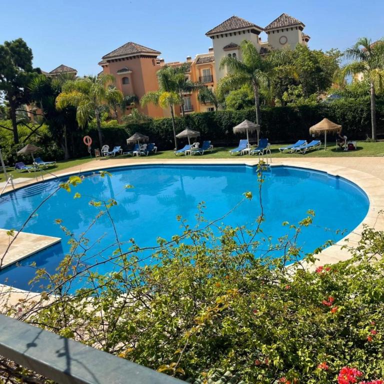 Beach Studio with Stunning Sea & Mountain Views - One-Bedroom Apartment - 18