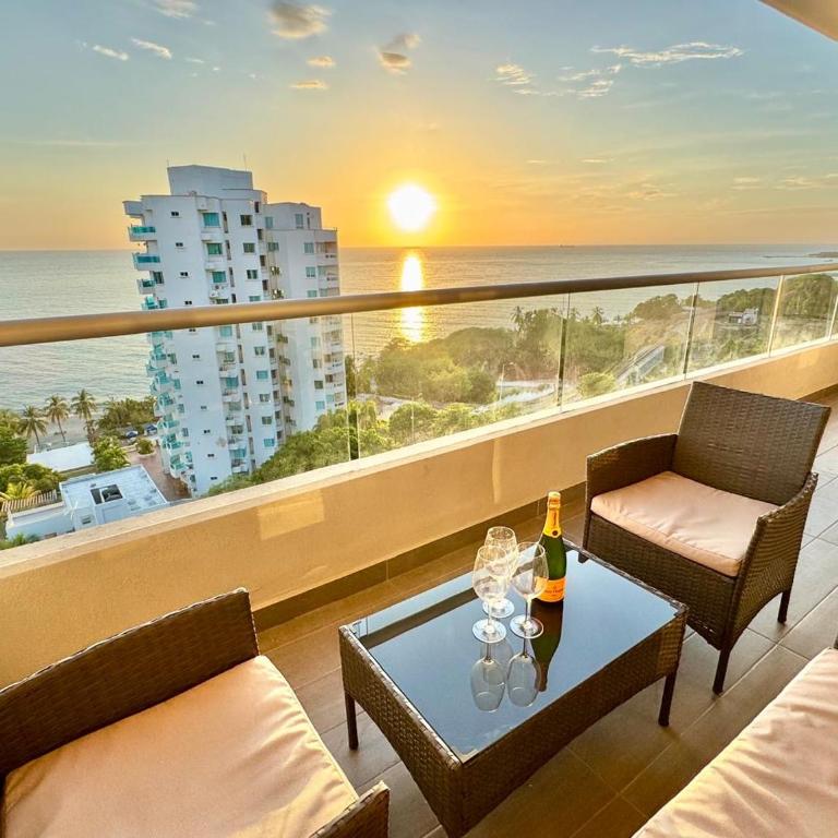 Hermoso apartamento con vista al mar - Three-Bedroom Apartment - 5