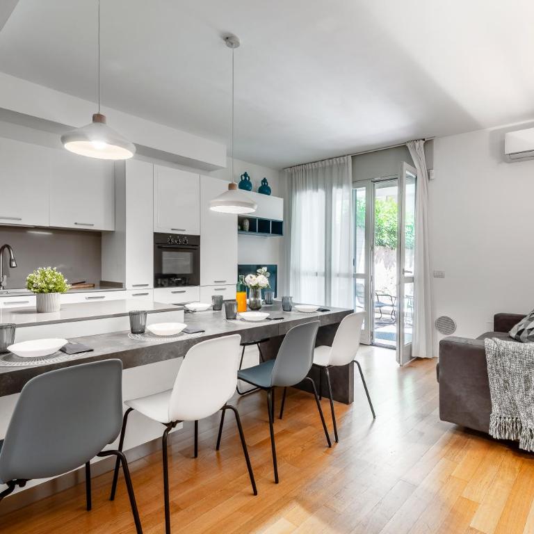 StayEasy Gargano - Stylish Apt with Private Yard - Appartamento Deluxe con 2 Camere da Letto e Vista Giardino - 1
