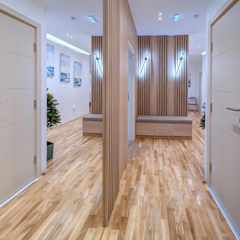 Jacuzzi Spa King Apartments FREE PARKING - King Studio with Sofa Bed - 9