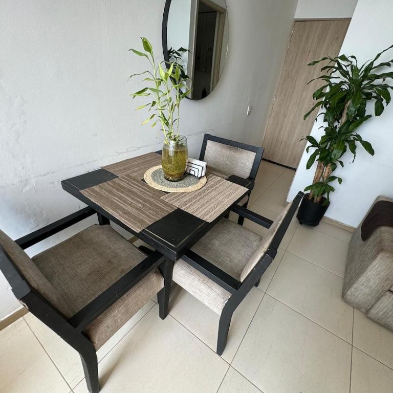 Apto con vista al mar y cerca a todo en Cartagena - Three-Bedroom Apartment - 19